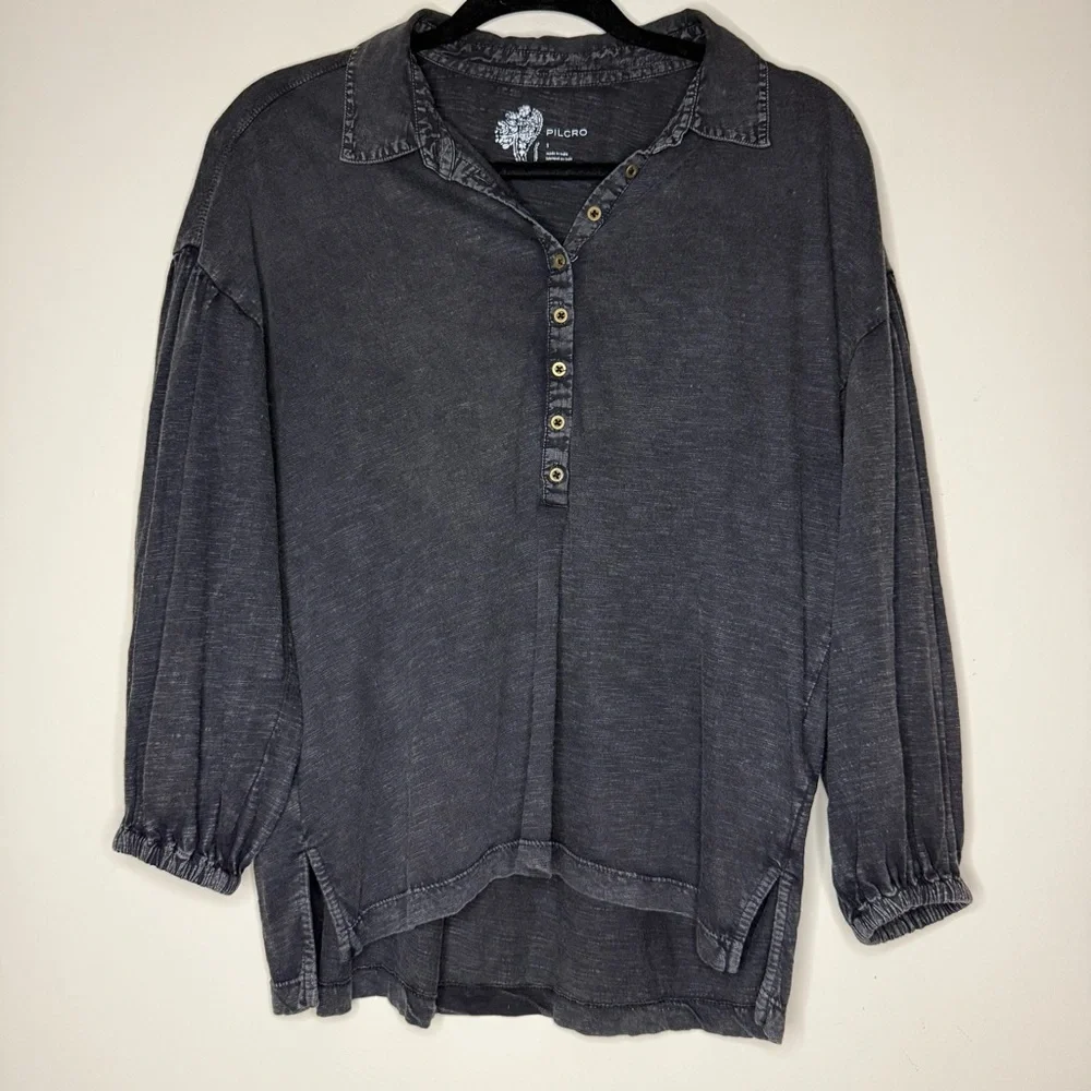 ANTHRO PILCRO Cozy Boho Balloon Sleeve Acid Wash Out Black Quarter Button Shirt - Picture 2 of 9